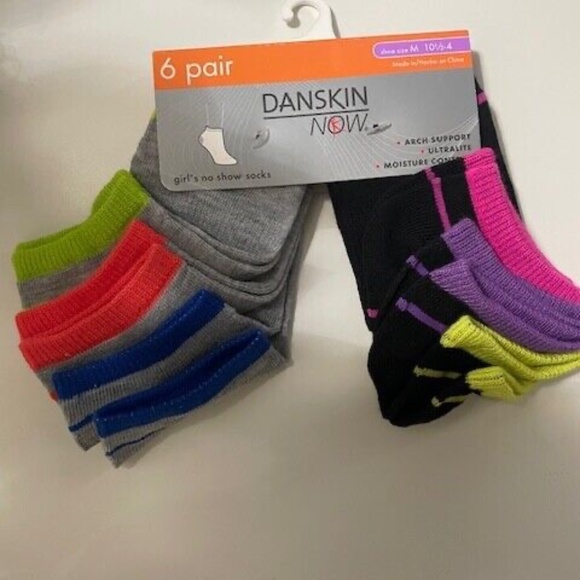 DANSKIN NOW - Girl's No Show Socks  ~ Medium - Picture 1 of 3